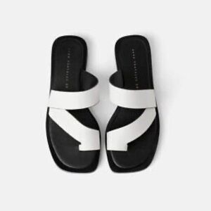 Zara Trafaluc Join Life Flat Sandel in White size 39 (8.5)